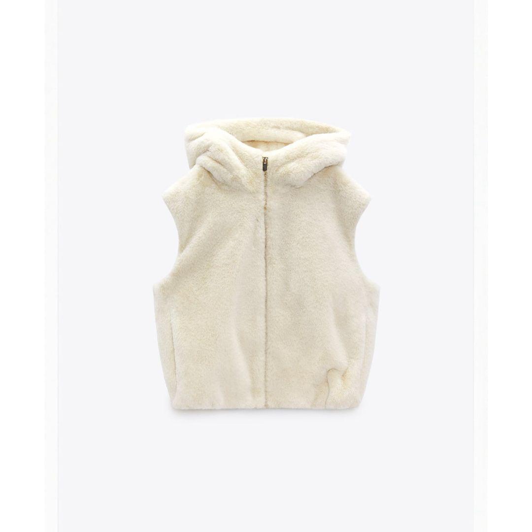 ZARA フード付きフェイクファーベスト　ジレ　ホワイト白 M