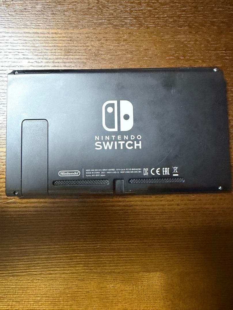 Nintendo Switch 本体 赤/青 Joy-Con FIFA 19付き