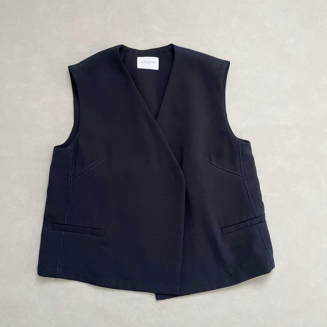 美品◯ユナイテッドアローズ　COMFY Vネック ベスト.