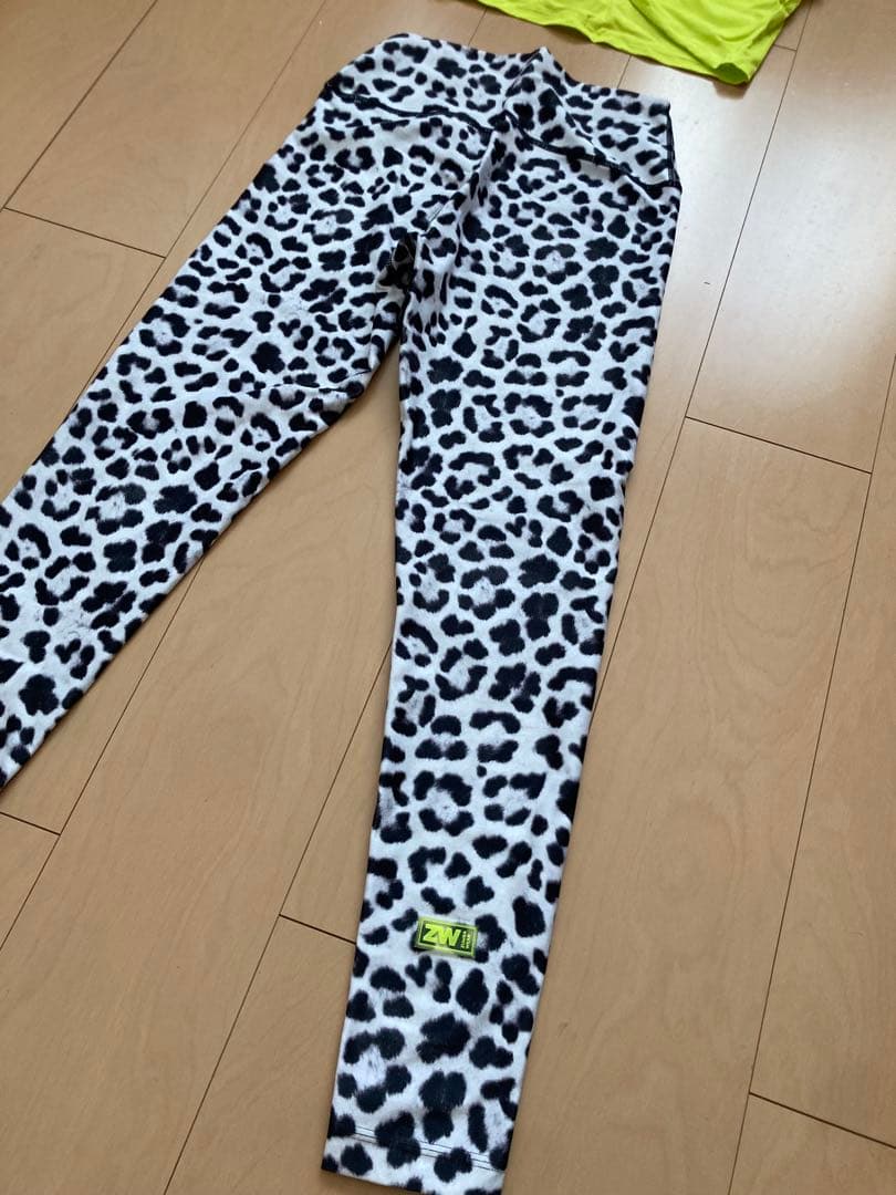 ズンバZUMBAトップスとレギンス セットアップXS