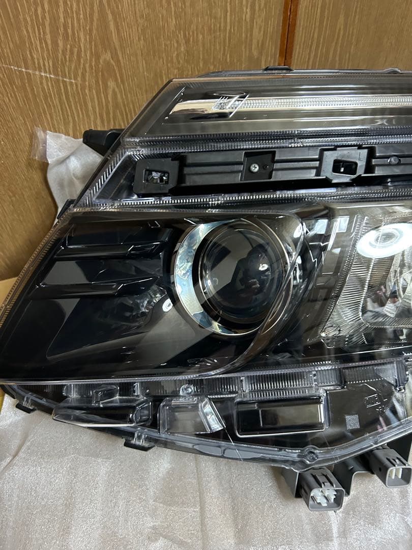 80 前期 ヴォクシー 左 LED ヘッドライト美品