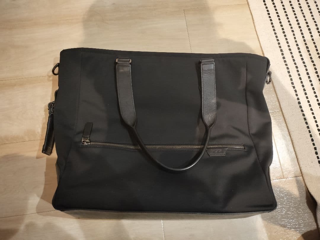 TUMI HARRISON 「ウットサイド」イースト・ウエスト・トート