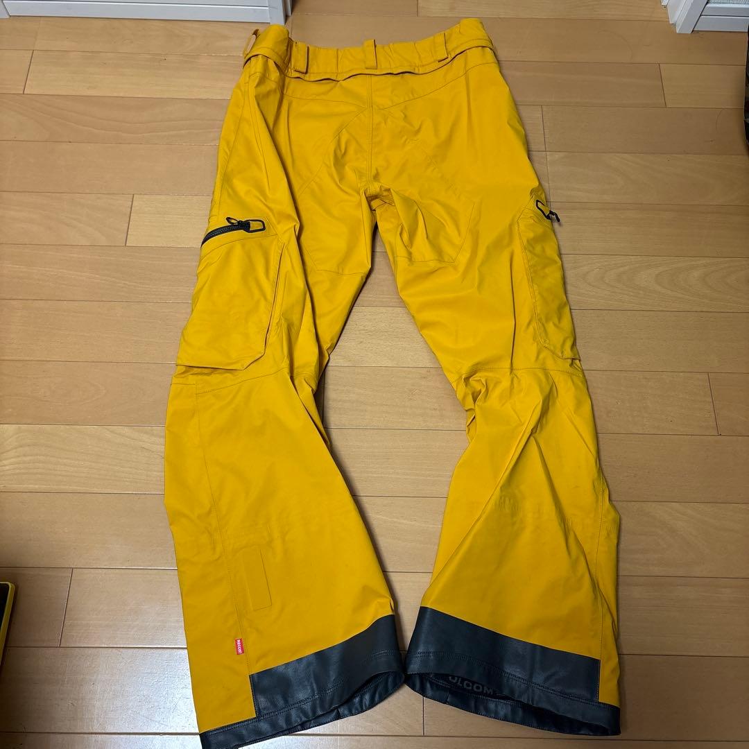 2*6様 美品VOLCOM GORE-TEX ボルコムブライアンイグチ　ウエア上