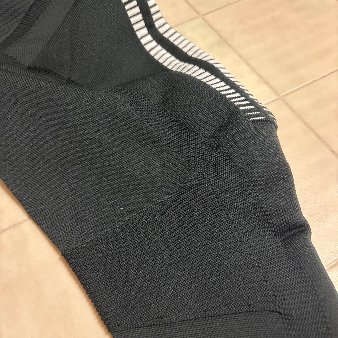 新品タグ付☆adidasゴルフニットジャケット☆黒☆定価22,000円