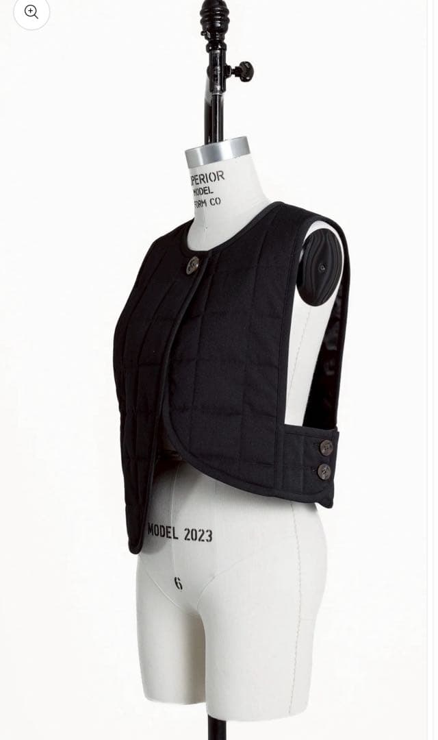 イオレ IORE Reversible Vest BLACK