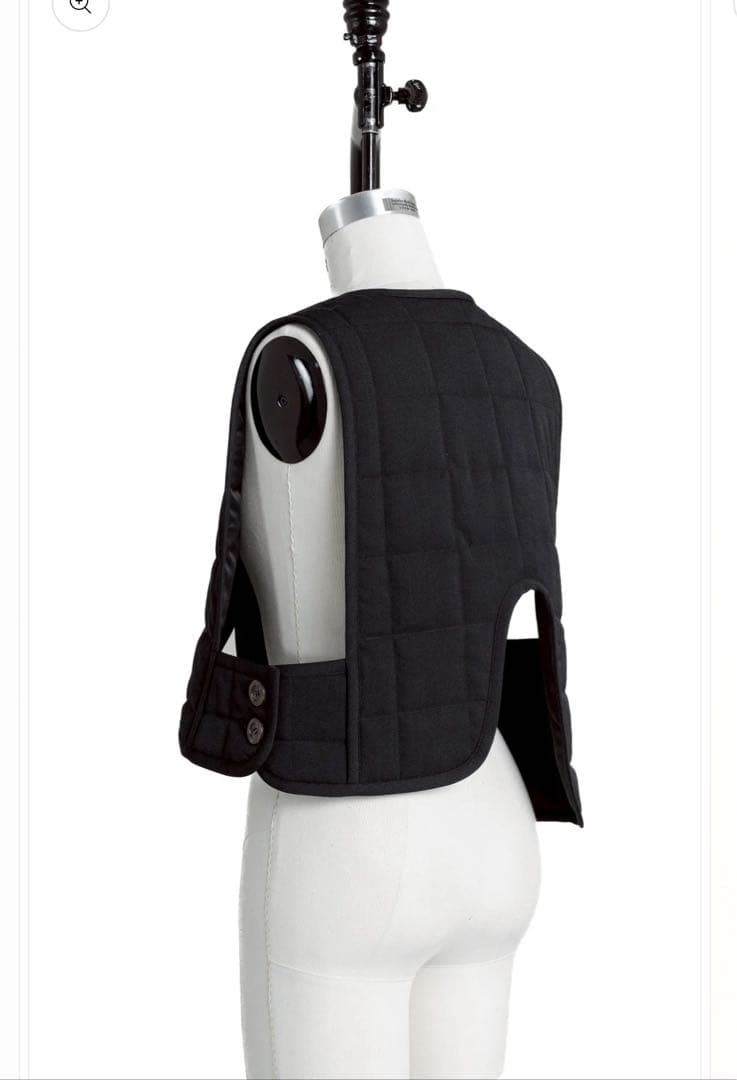 イオレ IORE Reversible Vest BLACK