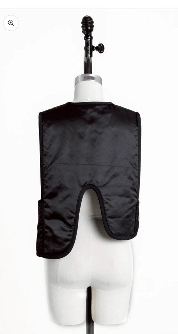 イオレ IORE Reversible Vest BLACK
