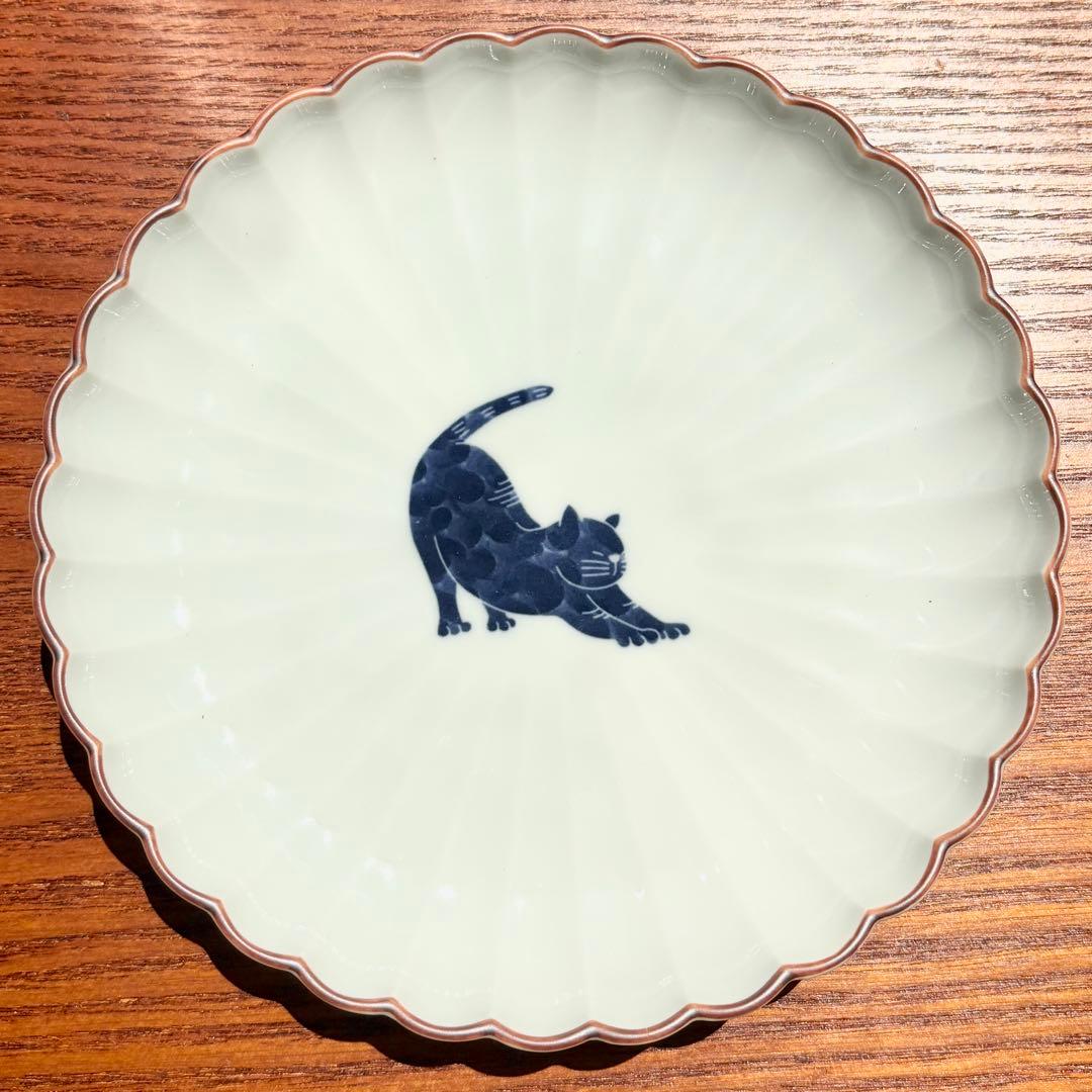 呉須猫皿　4枚　ヘソ天 背伸び猫柄　16cm 取り皿　中皿　手作り　作家　花型