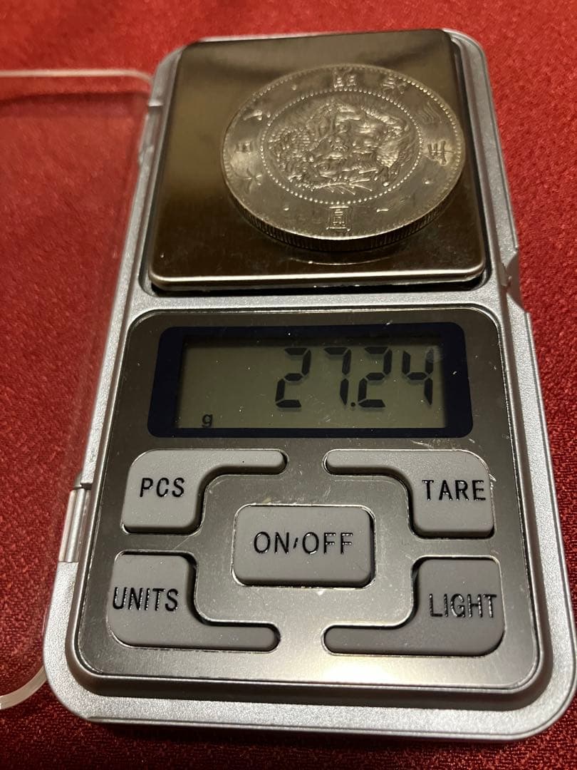 希少　欠貝圓　旧一圓銀貨　明治三年　貿易銀 目方27.24g 磁性無し