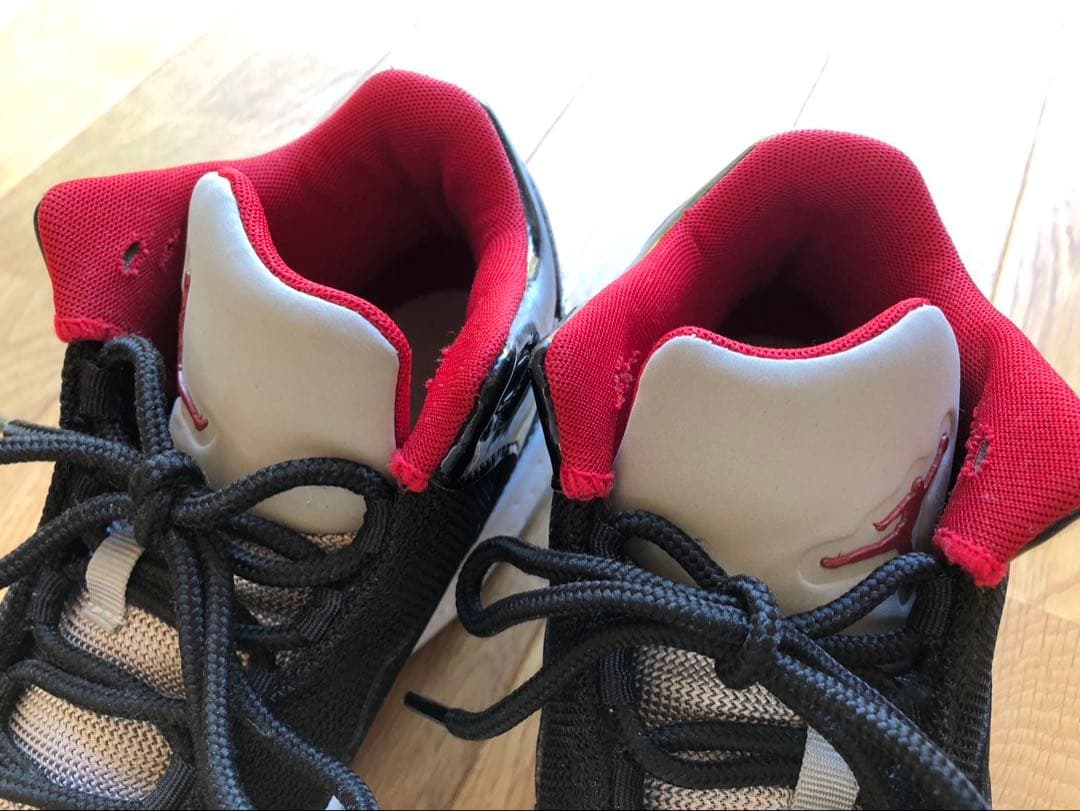NIKE JORDAN MAX AURA 2 黒 赤 24cm 美品　バスケ