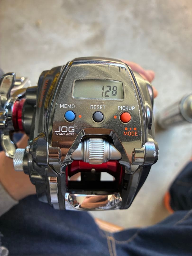 ダイワ　シーボーグ200J-L 電動リール