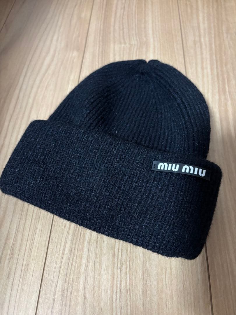 miu miu ブラックニット帽