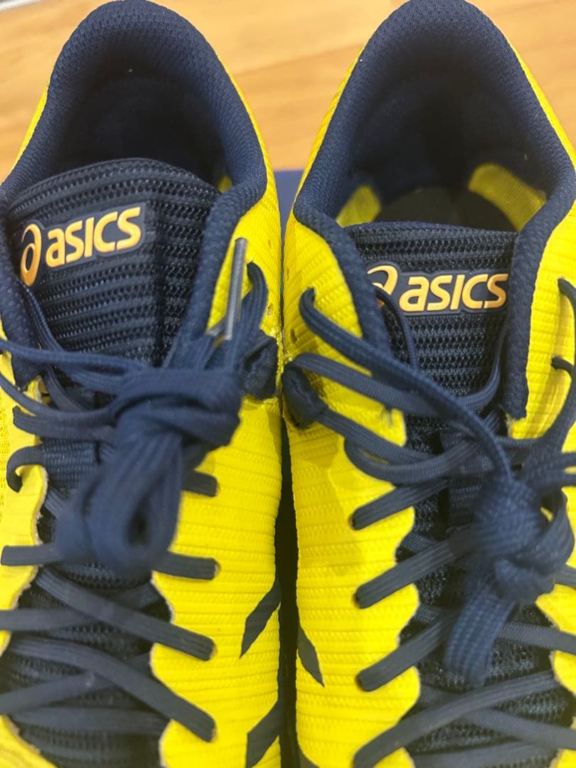 asics 陸上競技用スパイクシューズ イエロー/ネイビー