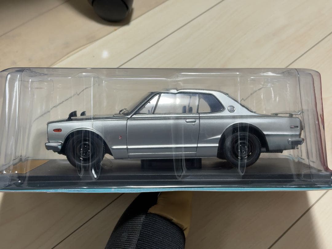 日産スカイラインGT-R ミニカー 1/18 アシェット