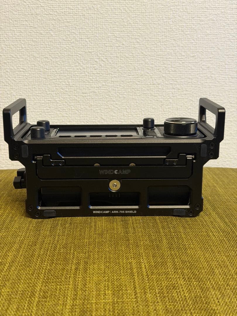 【美品】ICOM IC-705 Wind Campクレードル付き