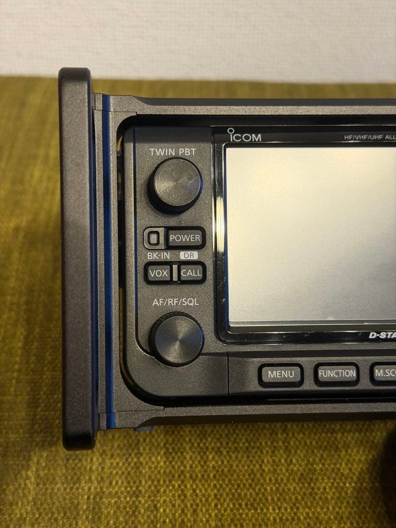 【美品】ICOM IC-705 Wind Campクレードル付き