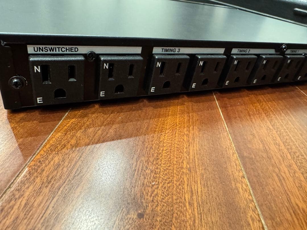 TASCAM AV-P2803 電源シーケンサー／パワーディストリビューター