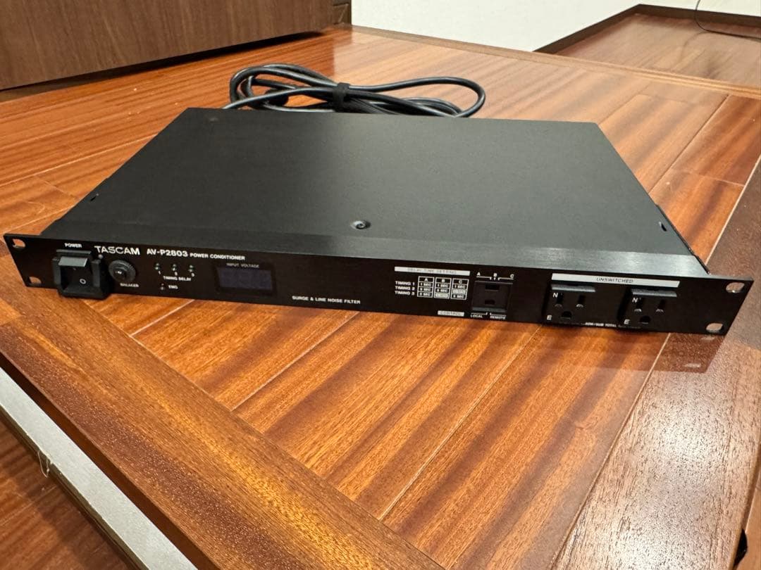 TASCAM AV-P2803 電源シーケンサー／パワーディストリビューター