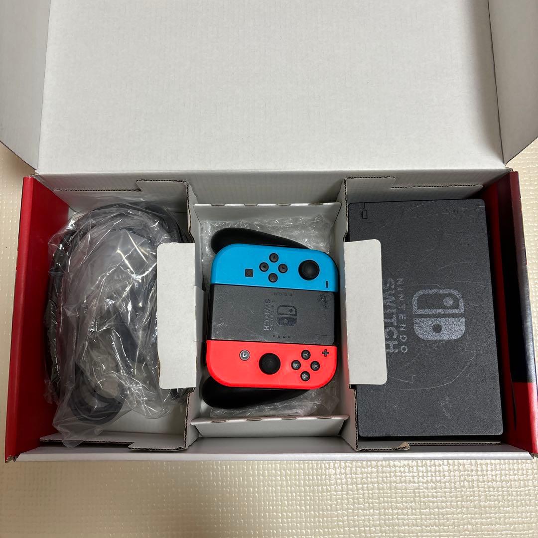 任天堂　Switch 本体