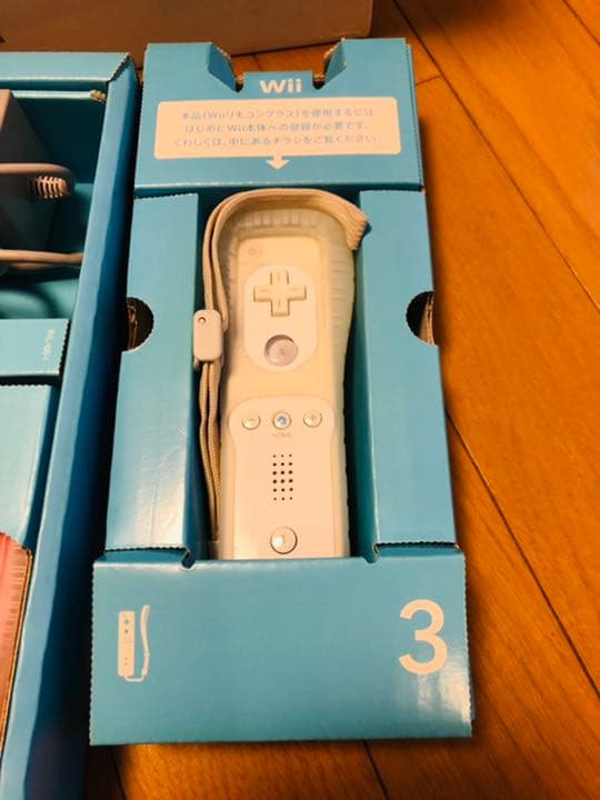 Wii本体＋パーティ♪♪ソフト3本+リモコン追加てプレゼント！