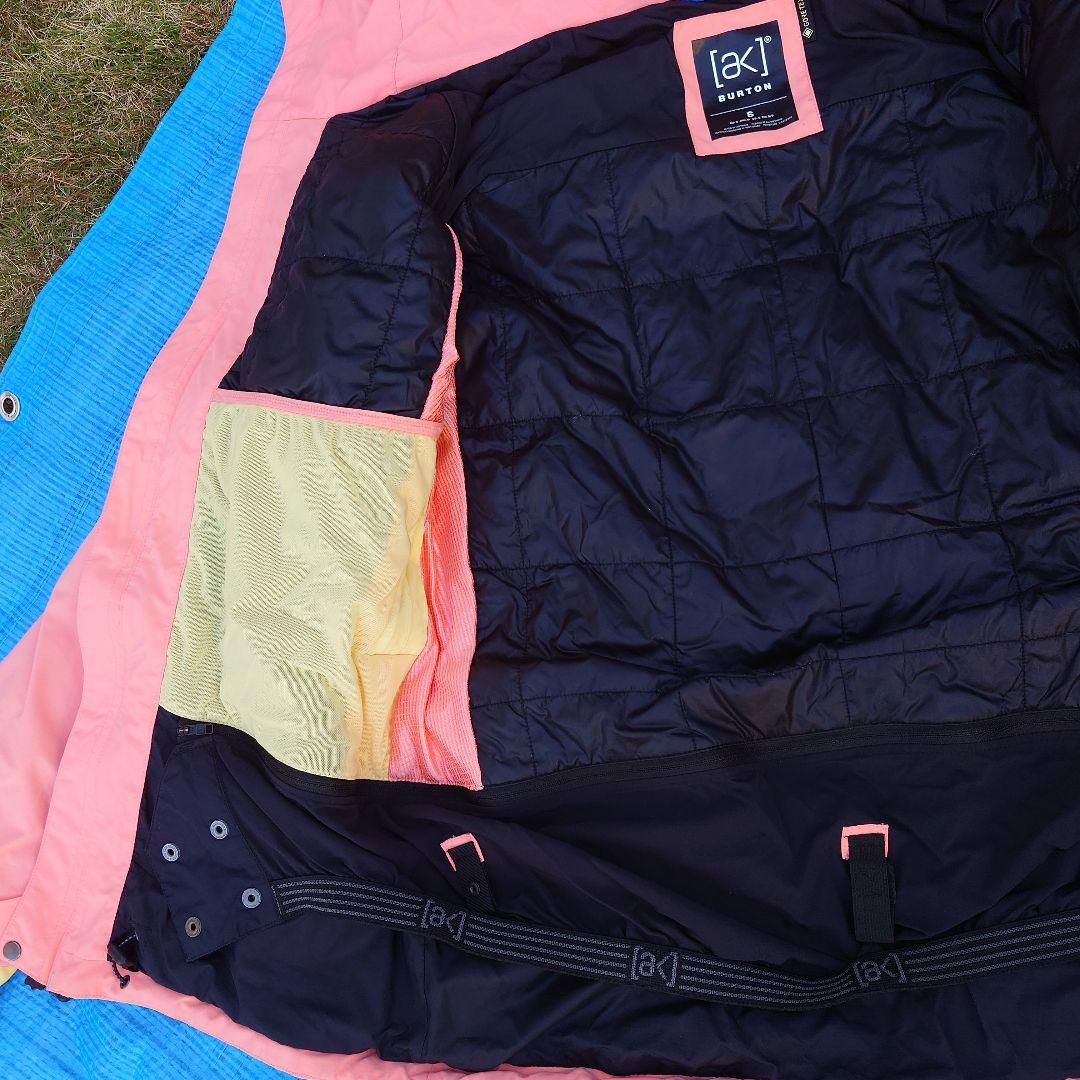 Burton [ak] スノーボードウェア　レディース ジャケットSサイズ