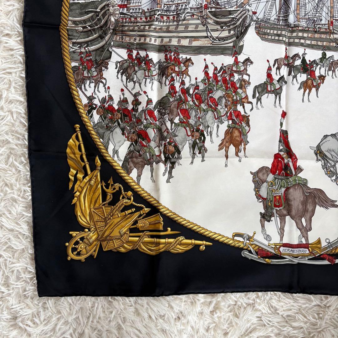 美品⭐︎HERMES エルメス⭐︎シルクスカーフ 海軍と騎兵 ブラック×マルチカラー