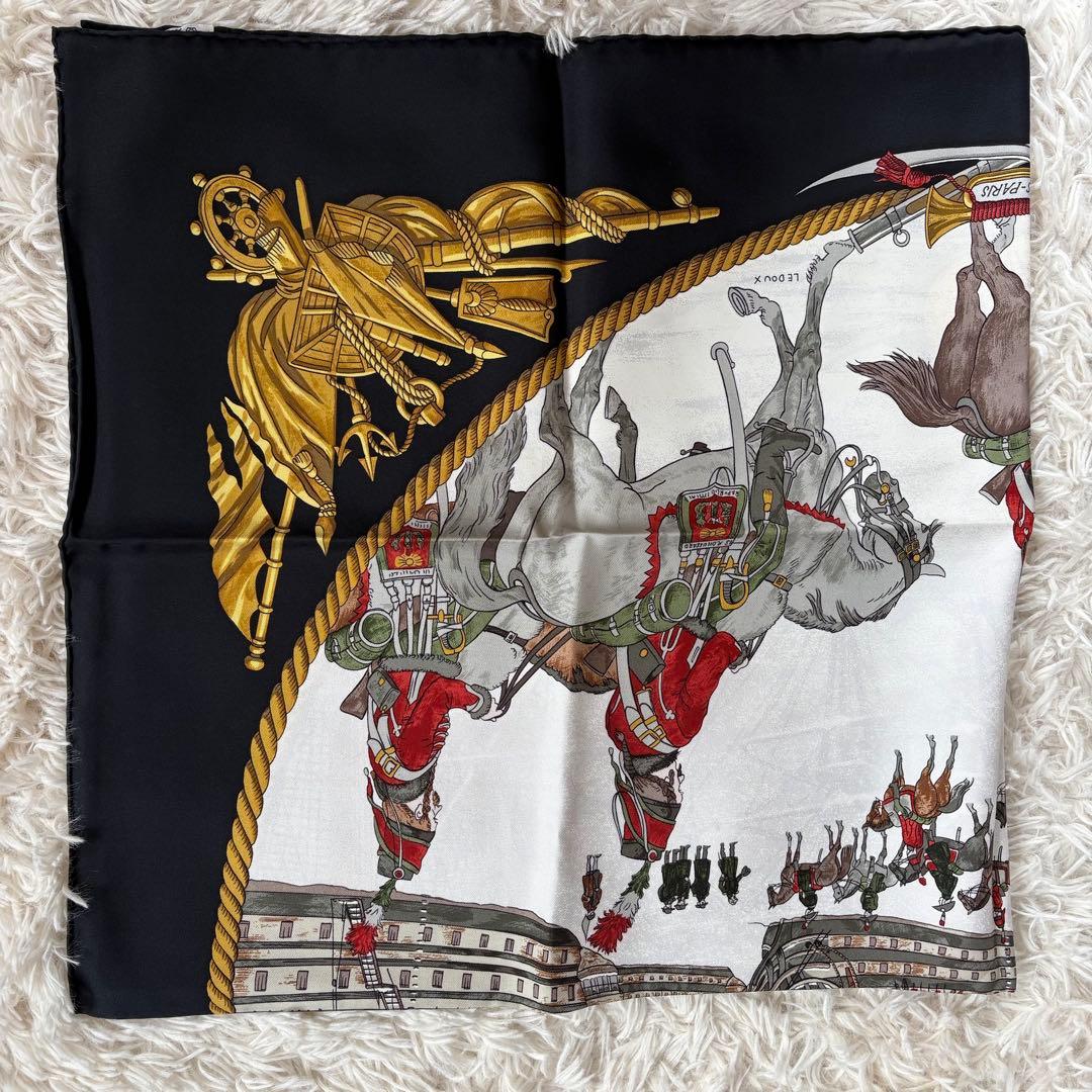 美品⭐︎HERMES エルメス⭐︎シルクスカーフ 海軍と騎兵 ブラック×マルチカラー