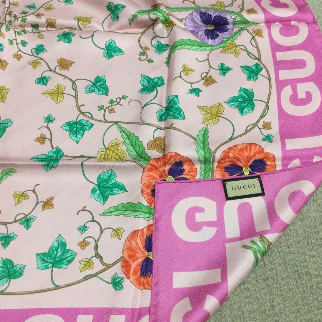 新品！未使用！グッチGUCCIスカーフ　85×85 華やかな花柄　シルク　差し色