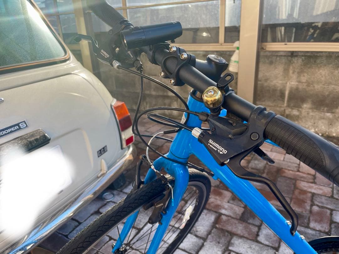 青 クロスバイク スポーツサイクル