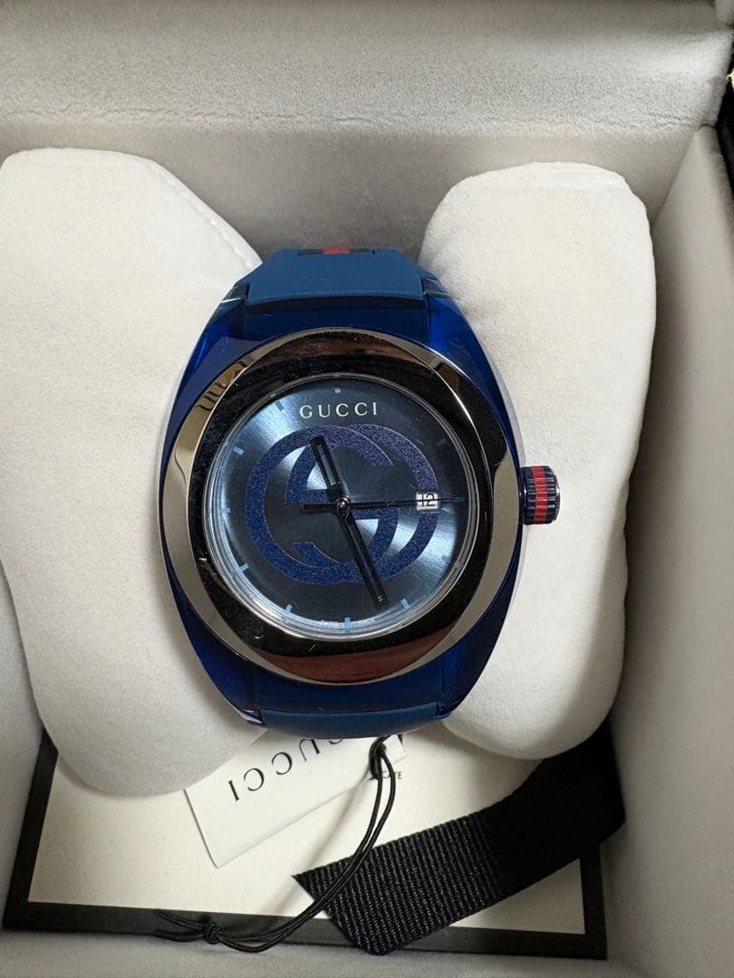 GUCCI ブルー ラバーベルト 時計　YA137104A
