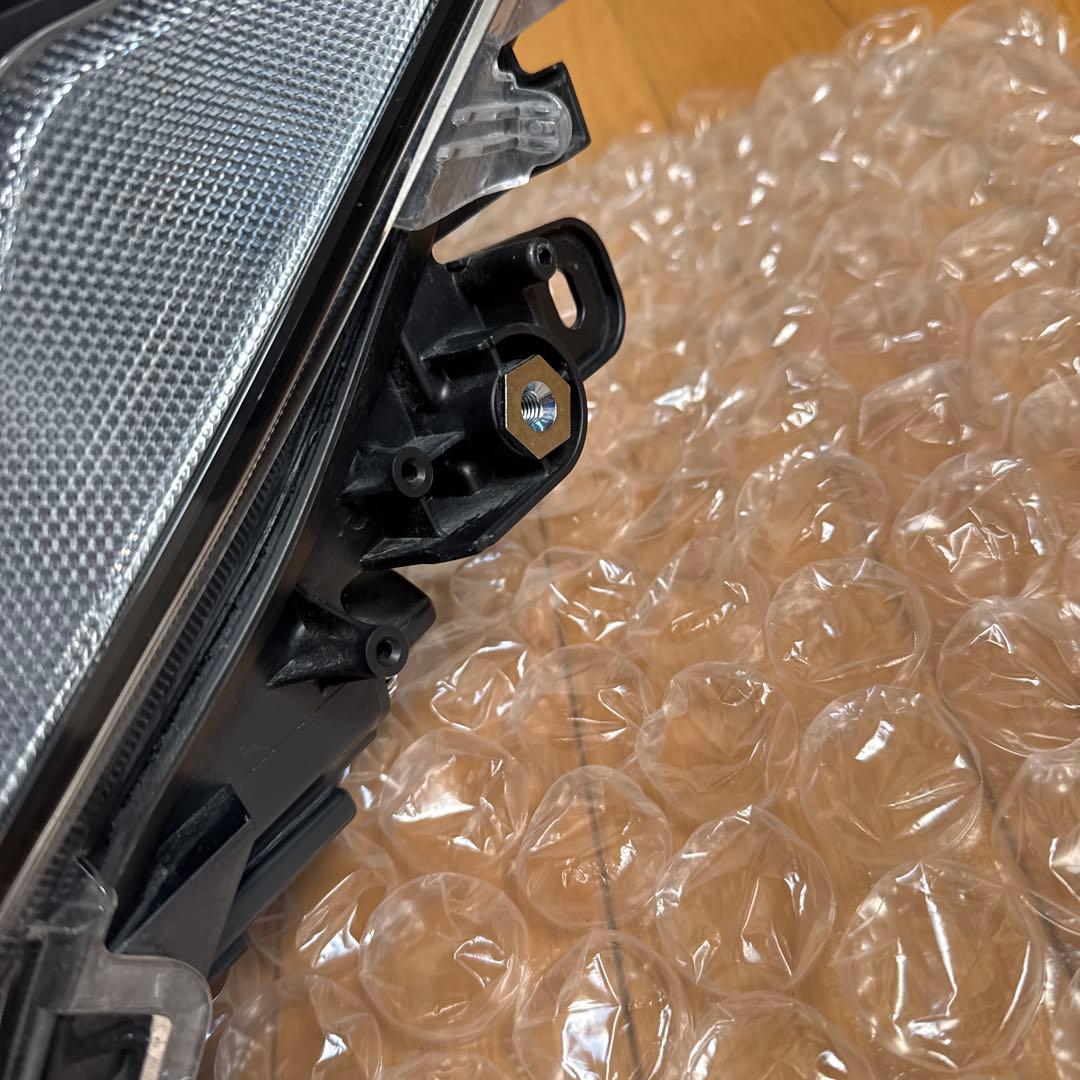 カローラツーリング　カローラスポーツ　LEDヘッドライト 左側