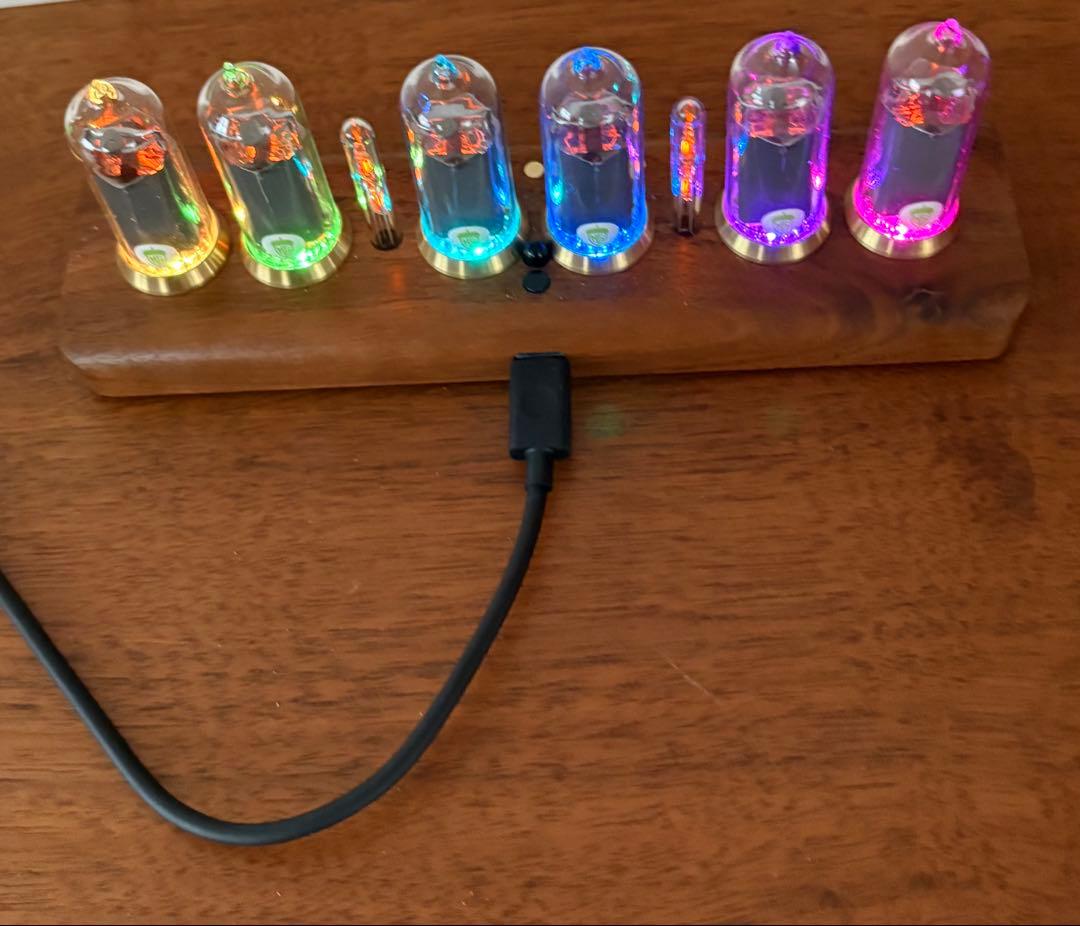 ニキシー菅　真空管時計 LEDライト付き
