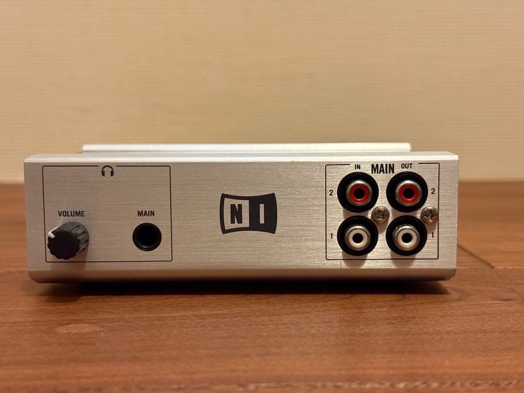 Native Instruments TRAKTOR AUDIO 6 本体のみ