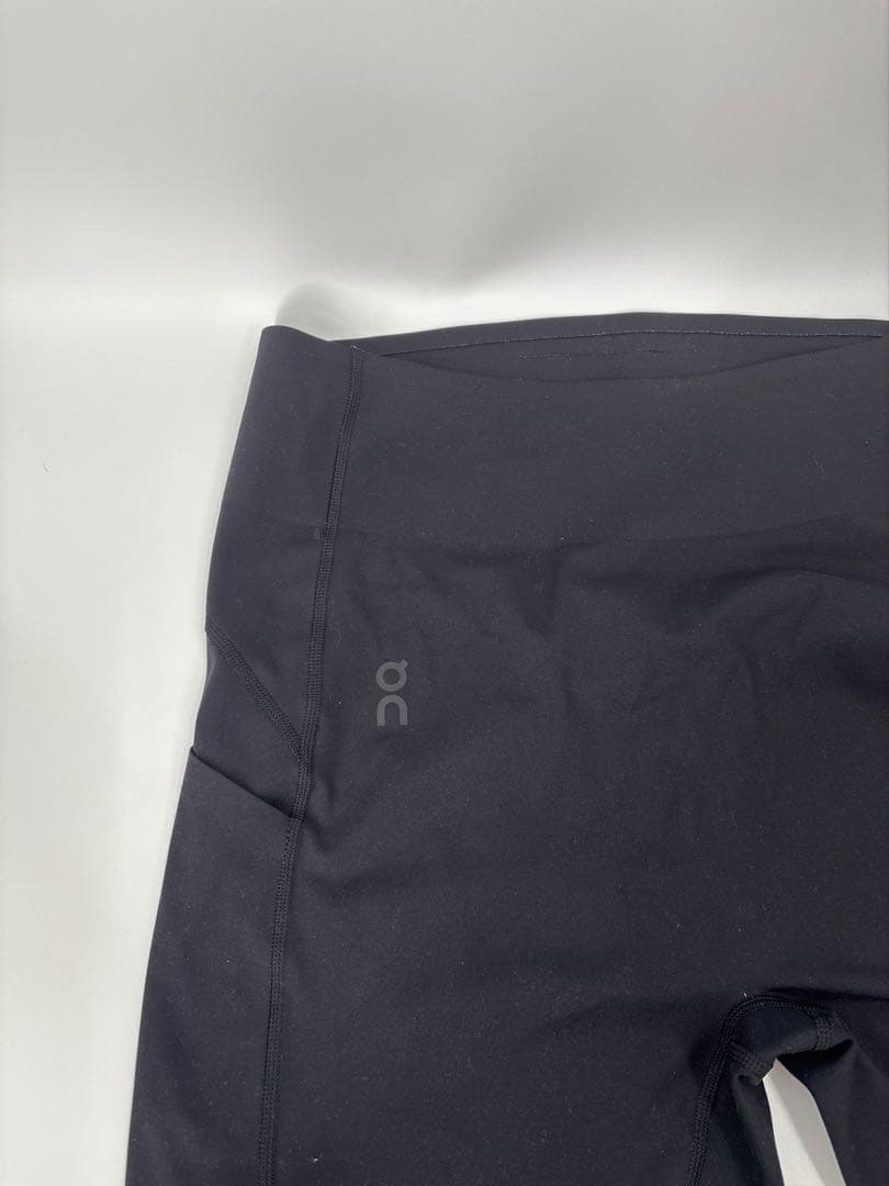 【On 】美品！ハーフタイツ　ショートタイツ　XL ブラック