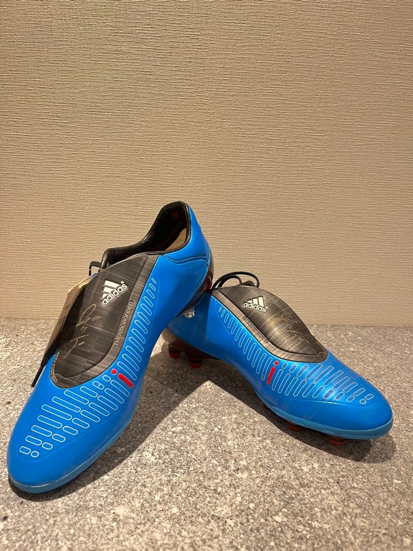 中村俊輔選手　直筆サイン入りスパイク　新品