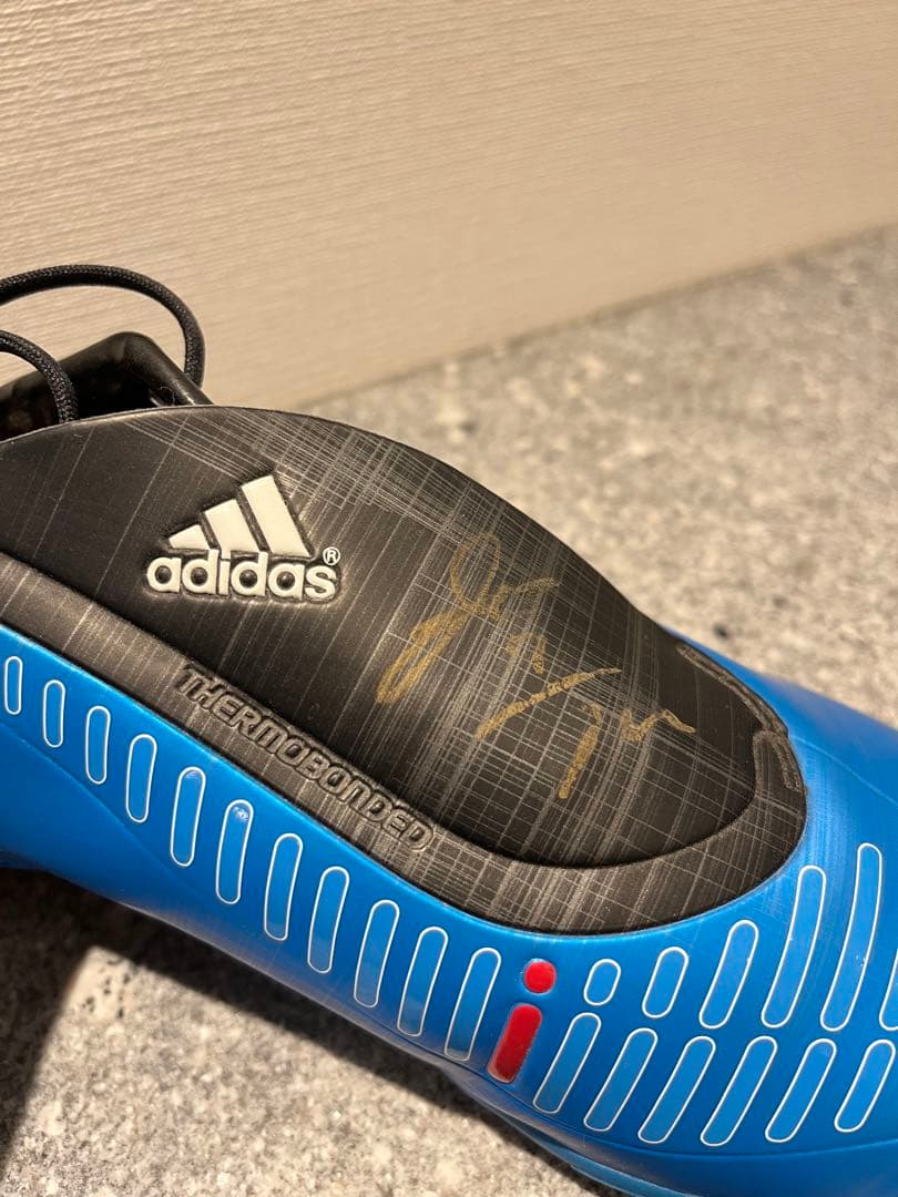 中村俊輔選手　直筆サイン入りスパイク　新品
