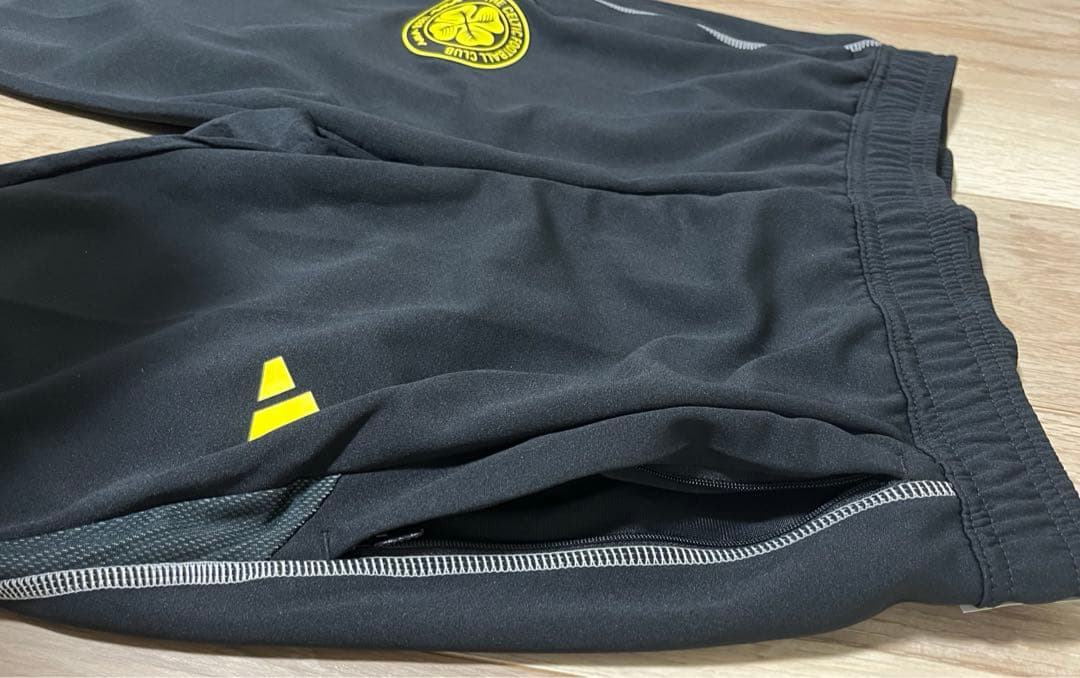 adidas セルティック　トラックパンツ　トレーニングパンツ　ジャージ　新品