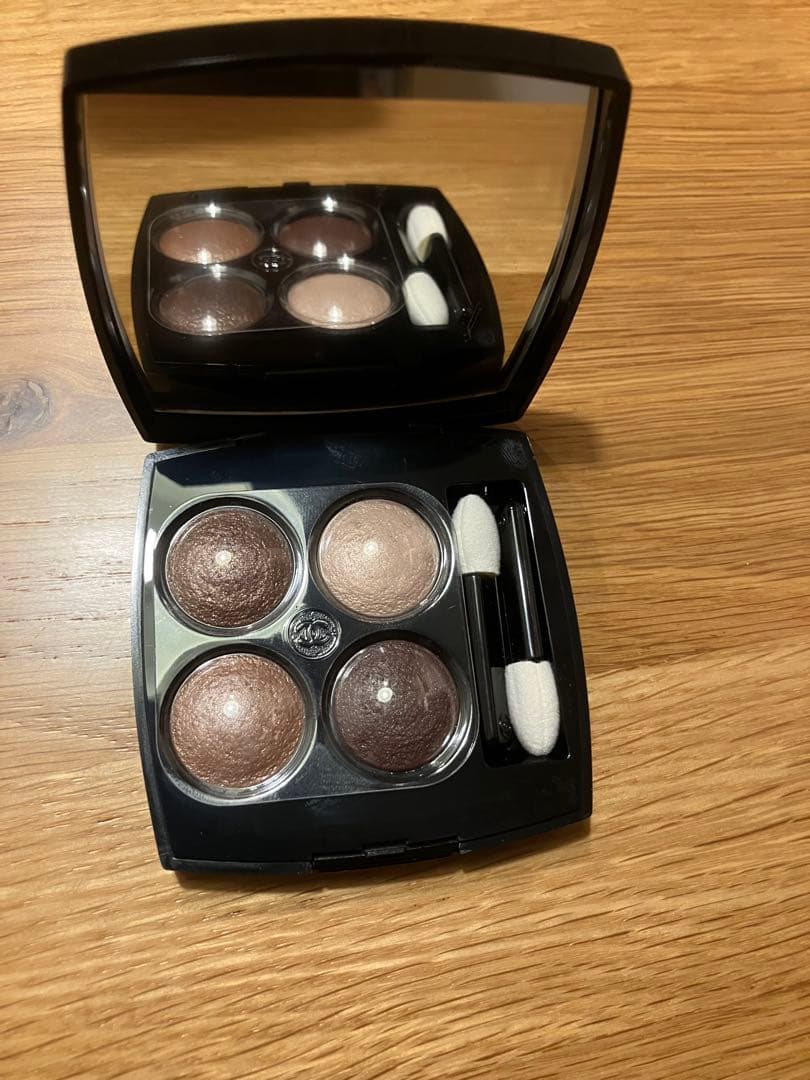 CHANEL レ キャトル オンブル 226 ティセ リボリ