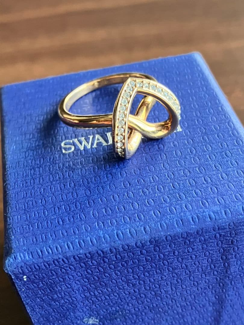 ★こや吉★SWAROVSKIスワロフスキー　リング【17号】ゴールドカラー