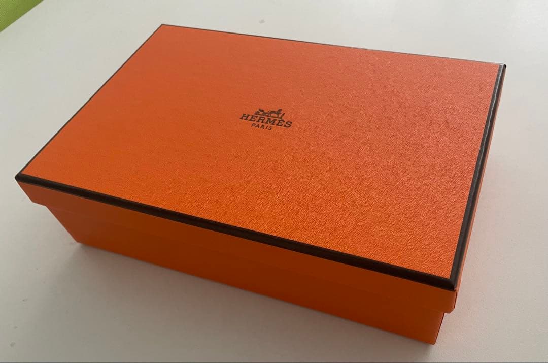 【HERMES 】ギフトボックス ＊大中小楕円・４個＋エルメスリボン