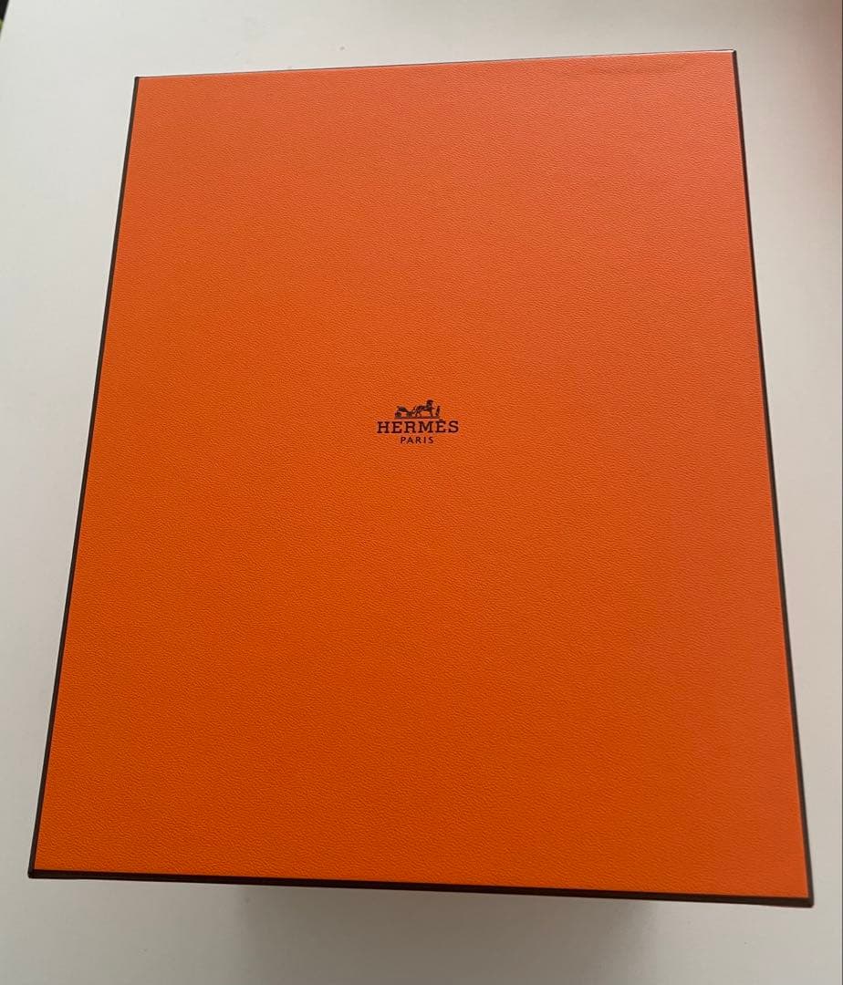 【HERMES 】ギフトボックス ＊大中小楕円・４個＋エルメスリボン