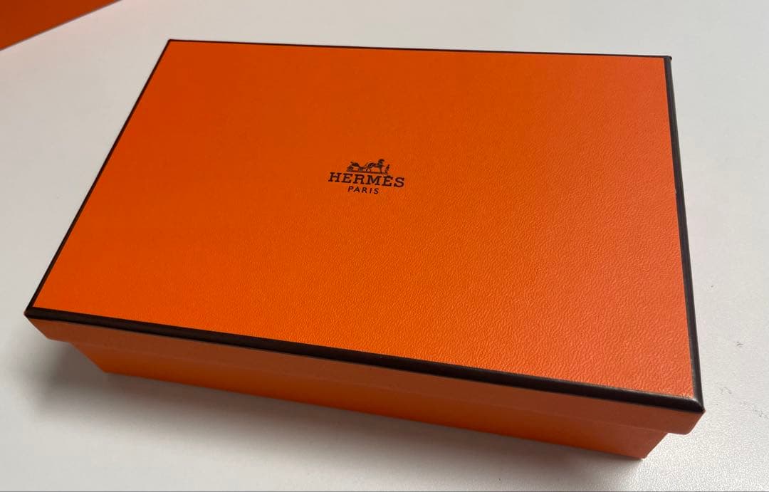 【HERMES 】ギフトボックス ＊大中小楕円・４個＋エルメスリボン