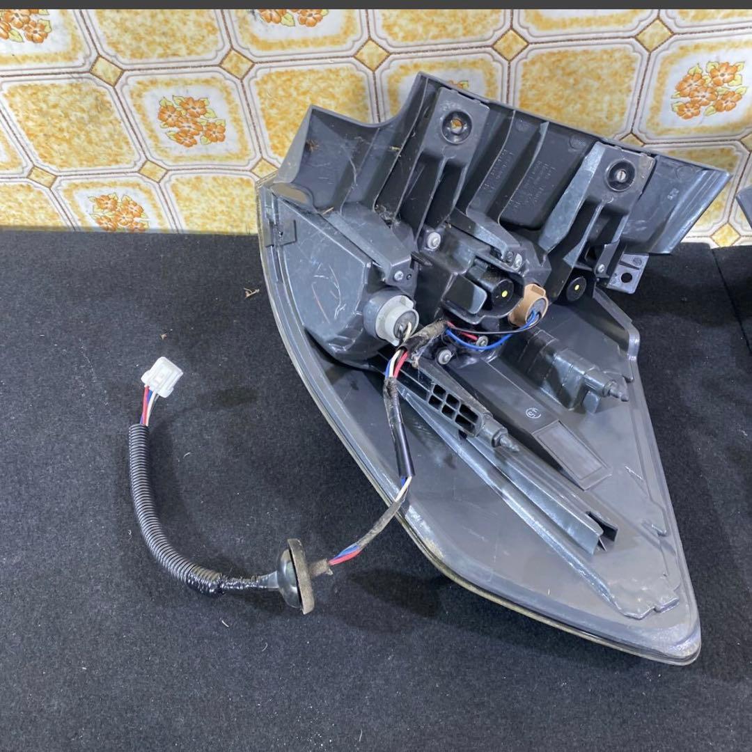 エクストレイル《T32 NT32》左右セット　テールライト　テールランプ