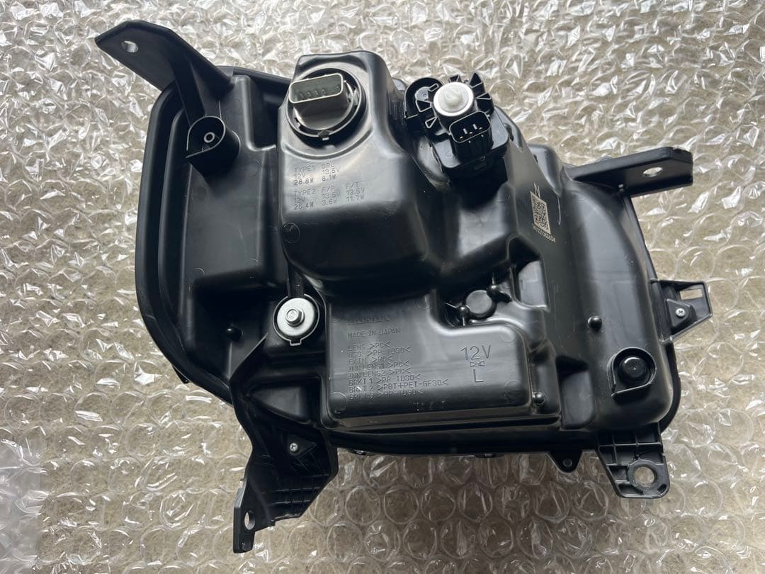 N-BOX JF5 JF6 左ヘッドライト STANLEYスタンレー W6705