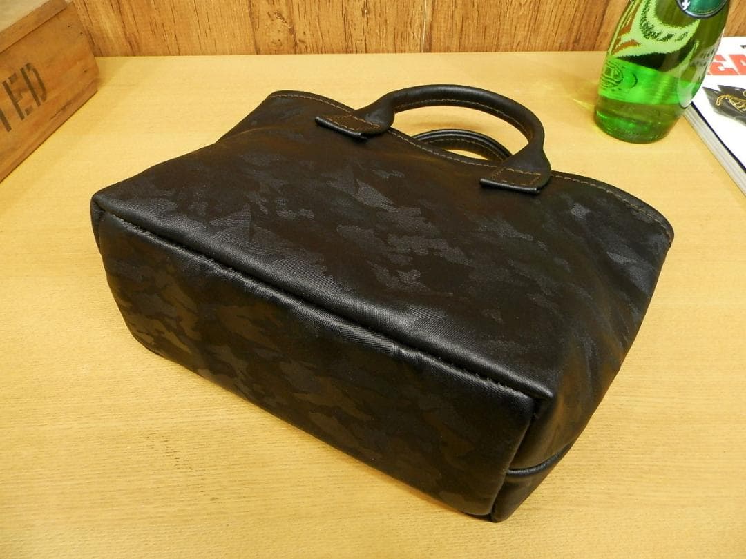 ☆XSサイズ☆カモフラ迷彩柄レザー×オレンジ裏地ミニトートバッグ!日本製ブラック