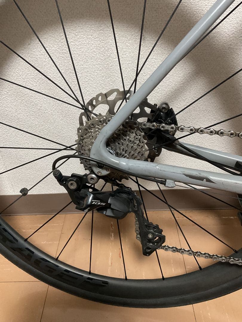 ロードバイク　トレック　エモンダ　ALR5 ホイール抜き