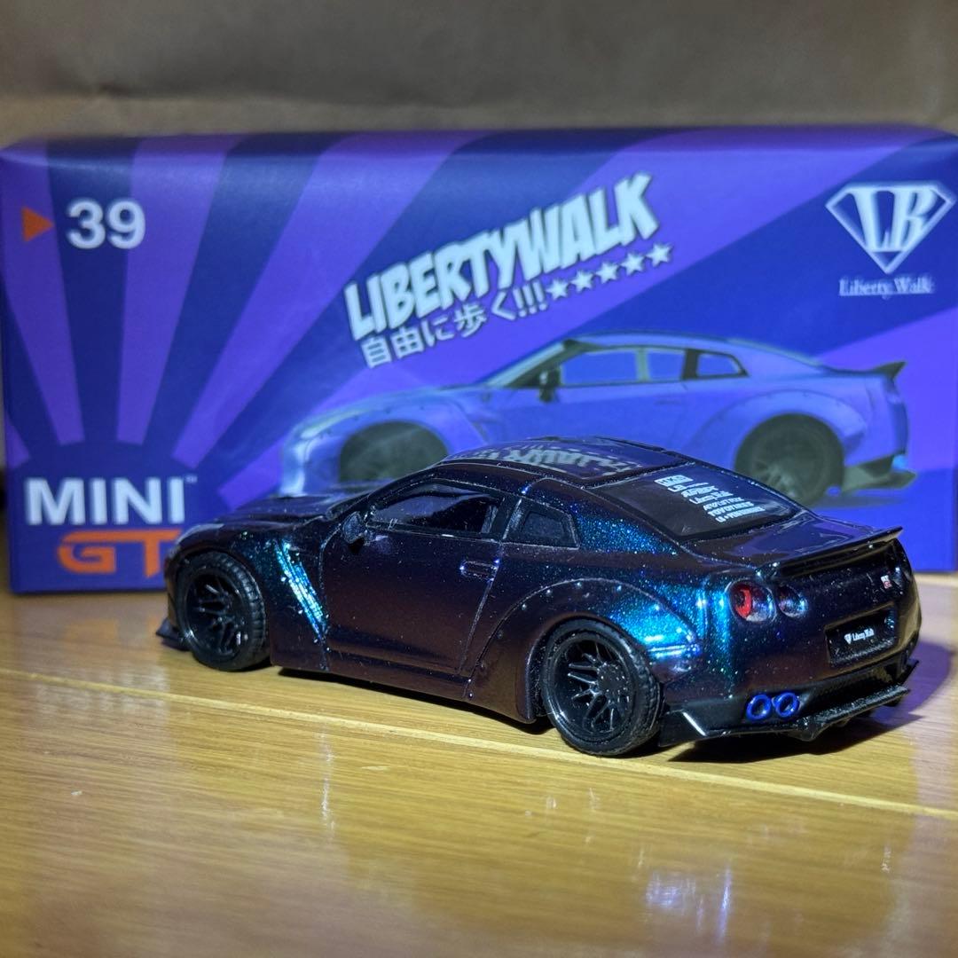 リバティーウォーク GTR-35 LBWK マジックパープル