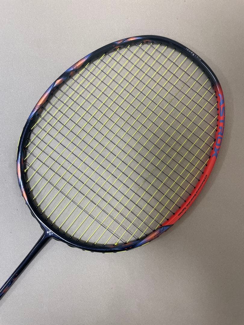 アストロクス77プロ 4UG6 YONEX バドミントンラケット