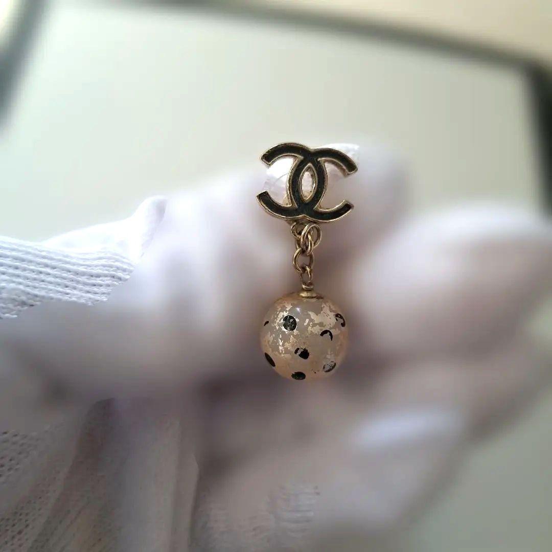 【CHANEL】ロゴ付きピアス 片耳用
