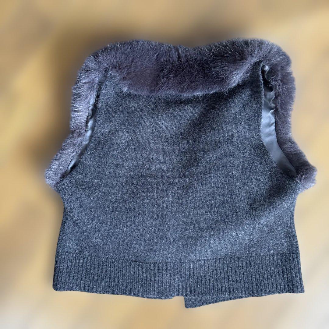Maglia Plus ファー付きニットベスト グレー